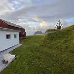 Prestholmen Lofoten 別荘 Værøy