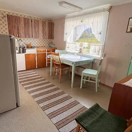 Prestholmen Lofoten Vaeroy