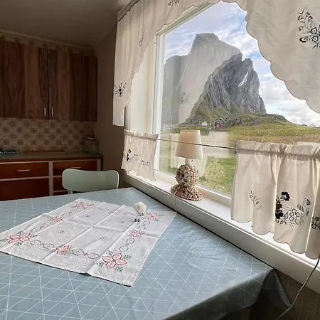 펜션 Prestholmen Lofoten Vaeroy