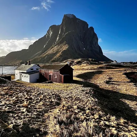 Holiday home Prestholmen Lofoten Vaeroy